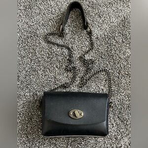 Love 41 Umaragi Crossbody